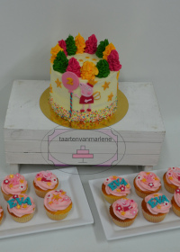 Verjaardagstaart met cupcakes