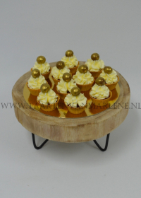 chocolade cupcakes met fruit en vanille crème