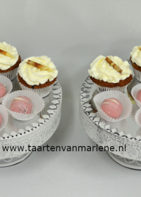 Cakepop bolletjes en mini cupcakes
